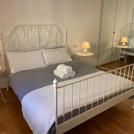 Homestay Santo Stefano Square *