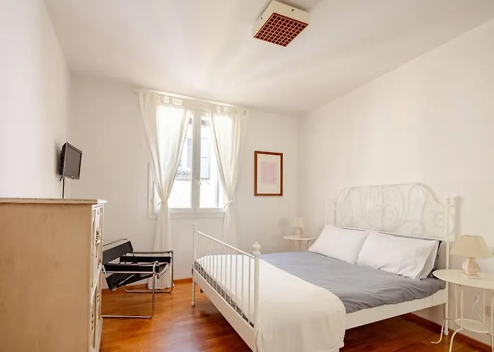 Santo Stefano Square *