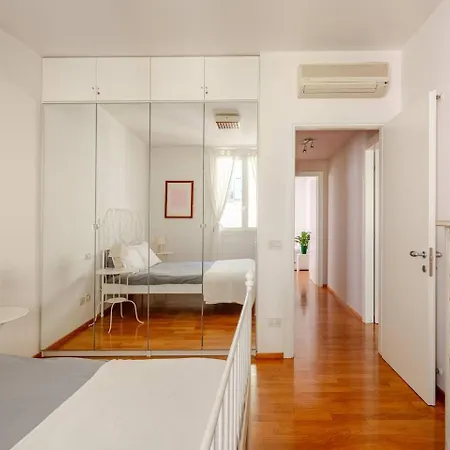 Homestay Santo Stefano Square